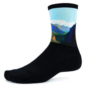 Chaussettes de sport athlétiques pour femmes à bas prix, personnalisées avec impression par décharge, fabrication pakistanaise, vente en gros - Product Image 5