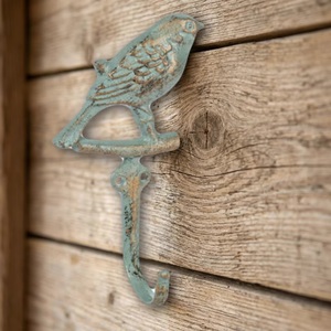 Crochet mural rustique en métal pour oiseaux, finition antique, crochet simple pour le rangement des vêtements, design animal décoratif - Product Image 2