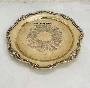 Bandeja de Servir de Metal Moderna Hecha a Mano con Acabado Dorado, Ecológica, Apta para Lavavajillas, Personalizable, de Excelente Calidad y Elegante - Product Image 5