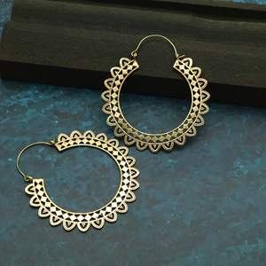 Boucles d'oreilles créoles en laiton plaqué or antique, style bohème géométrique, bijoux de mode pour femme, pièce maîtresse pour soirée - Product Image 4