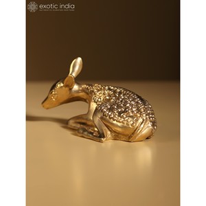 Estatuilla de Cervatillo de latón de 4 pulgadas hecha a mano (ciervo bebé) estilo de diseño Art Deco para decoración del hogar y regalos hechos en India - Product Image 2