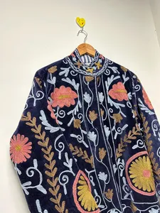 Veste en velours Suzani brodée, veste bohème faite à la main, veste florale, manteau en velours bohème, vêtement d'extérieur unique et tendance, respectueux de l'environnement - Product Image 3