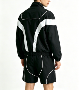 Conjunto Deportivo Streetwear 2026 para Hombre, Chaqueta Cortavientos y Pantalones Cortos - Product Image 3