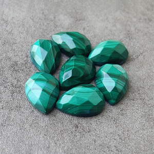 Malachite naturelle de qualité AAA+, forme poire, taille à carreaux, calibrée, dos plat, pierre précieuse pour bijoux - Product Image 2