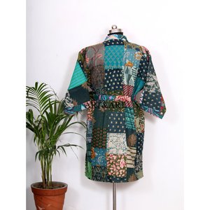Elegante Kimono Boho de Regalo, Estilo Único, de Seda Kantha y Algodón, con Parches, Reversible, Unisex, Hecho a Mano, Informal - Product Image 6