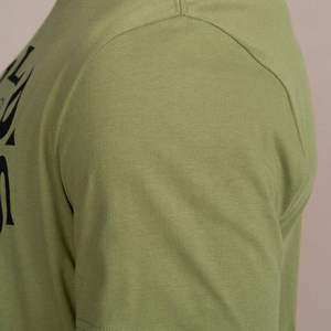 Camiseta Deportiva de Secado Rápido para Hombre con Logotipo Personalizado al por Mayor |   Camiseta Deportiva Transpirable que Absorbe la Humedad para Gimnasio y Entrenamiento - Product Image 2