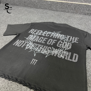 Camiseta Personalizada con Estampado de Gran Tamaño, Pedrería y Efecto Desgastado, de Alta Calidad, 100% Algodón Jersey, Estilo Urbano - Product Image 3