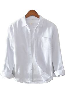 La camisa casual definitiva 100% algodón para comodidad durante todo el día. Disponible en muchos colores para adaptarse a tu estilo. Corte regular con detalle de bolsillo - Product Image 4