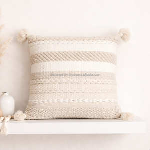 Housse de coussin en coton noir et blanc style bohème avec motif ethnique géométrique et franges, coussin décoratif tissé, style marocain haut de gamme - Product Image 3