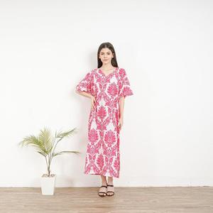 Vestido Kaftán de Algodón con Estampado Floral Rosa para Mujer, Corte Holgado, Cuello en V, Estilo Maxi, para Descansar o para la Playa - Product Image 2