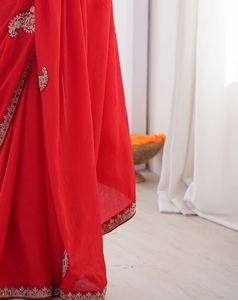 KV Silk Blend <b>Red</b> Embroidered <b>Saree</b> With Unstitched Blouse - Product Image 3