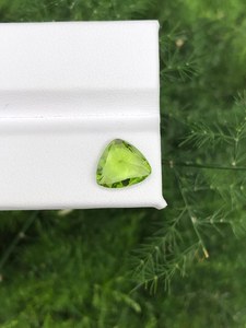 Piedra preciosa de peridoto tallada en trillón, peridoto verde natural, piedra suelta facetada para la fabricación de joyas al por mayor - Product Image 2