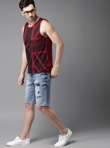 Camiseta sin mangas para hombre, roja, con estampado geométrico, cuello redondo, informal, transpirable, de poliéster tejido, ajustada - Product Image 3