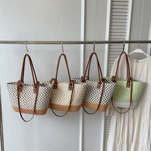 กระเป๋าสะพายไหล่โครเชต์ลายสัตว์แฟชั่นใหม่สำหรับผู้หญิง พร้อมซิปและตัวล็อคแบบเกี่ยว - Product Image 1