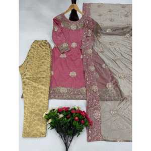 Vestido de Noche de Diseñador con Perlas Hechas a Mano, Vestido de Fiesta con Dupatta Incluida - Product Image 5