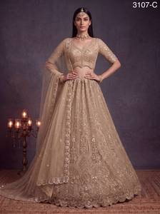 Lehenga Choli de mariage haut de gamme pour femme avec broderie perlée intégrale, broderie de sequins, motifs en fils et travail de motifs, Dupattas de créateur - Product Image 1