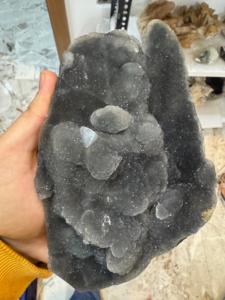 Piedra de Calcedonia Negra Natural |   Mineral Decorativo para Decoración del Hogar y la Oficina - Product Image 3