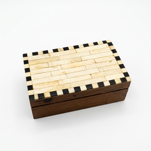 Boîte de rangement de table personnalisée faite à la main OEM ODM avec bordure à carreaux noir et blanc, incrustation en os et fermeture magnétique DECORYUG - Product Image 1