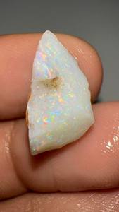 Ópalo Natural Australiano de 6.80 Quilates, Ópalo Multifuego de Coober Pedy, Gema en Forma Fantasía, Precio al por Mayor, Piedra en Bruto - Product Image 3