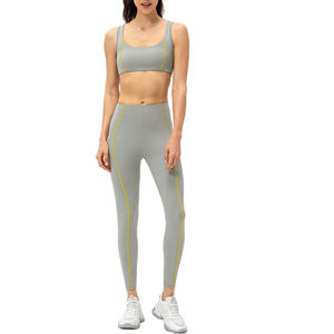 Ensemble de yoga 3 pièces sans couture pour femme : Legging taille haute et brassière de sport, séchage rapide, personnalisable avec logo - Product Image 1
