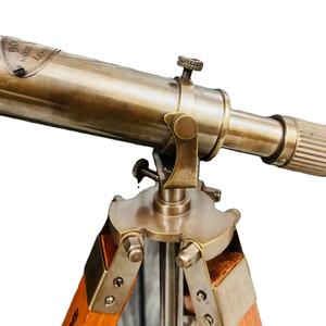 Telescopio de Latón con Acabado Marrón Antiguo, Soporte de Madera Estilo Antiguo, Hecho a Mano, ESTILO ANTIGUO, para ARTESANÍA, Uttarakand, en Venta - Product Image 2