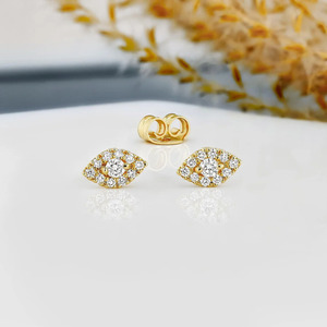 Boucles d'oreilles en or jaune avec diamants de laboratoire - Product Image 1