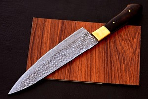 Couteau de chef en acier Damas forgé à la main avec manche en bois de rose et embout en laiton, lame pleine longueur, personnalisable, OEM, couteaux de cuisine professionnels - Product Image 2