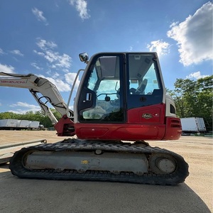 Mini-excavatrice Takeuchi TB235-2 durable, conçue pour les entrepreneurs professionnels et les équipes de construction - Product Image 1