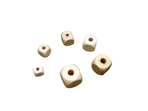 Cuentas de Madera Cuadradas, Cuentas de Madera de Colores y Formas Personalizadas, Producto Indio Hecho a Mano - Product Image 3