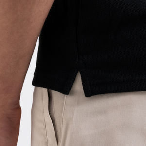 เสื้อยืดเฮนลีย์แขนสั้นผ้าฝ้ายถักสีดำพรีเมียมสำหรับผู้ชาย ทรงหลวม สวมใส่ได้ในโอกาสทางการ พร้อมปักโลโก้ตามสั่ง โดย Marfa International - Product Image 4