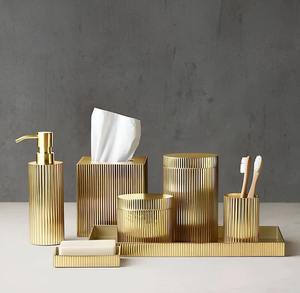 Conjunto de accesorios de baño de tendencia en la industria, con una coordinación elegante que mejora la organización del baño. - Product Image 4