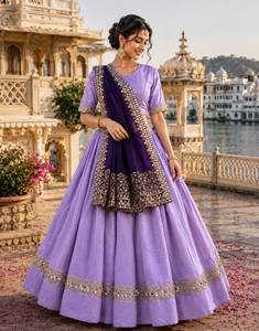 Lehenga Choli en soie violette avec dupatta violet foncé, tenue de mariage indienne traditionnelle, robe ethnique pour femme, longueur au sol - Product Image 4