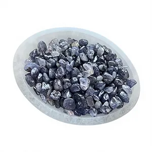 Vente en gros de gravier de cristal d'iolite poli gravé de 3-5 mm, pierre de guérison en vrac pour la décoration intérieure, thème ange, AMAYRA CRYSTALS EXPORTS - Product Image 1