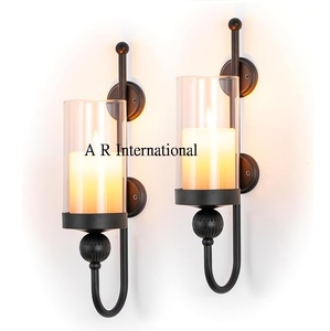 Applique murale en fer faite à la main, écologique et tendance, porte-bougie sans flamme pour la décoration intérieure, les mariages et autres occasions - Product Image 1