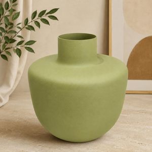Vase à fleurs en métal fait main, couleur verte, design antidérapant, pour présentation sur table, léger, disponible à la vente - Product Image 3