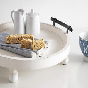 Plateau de service en bois de manguier fabriqué à la main avec poignées en métal pour la pâtisserie, le petit-déjeuner, le comptoir de cuisine ou la table à manger à usage décoratif - Product Image 4