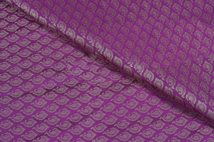 Tissu brocart floral élégant à finition douce et brillante pour la confection de robes, les tenues de mariage et la décoration - Product Image 3