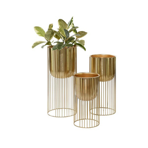 Jardinière en métal faite à la main avec pot, support de plante décoratif moderne pour l'aménagement des espaces de vie - Product Image 1