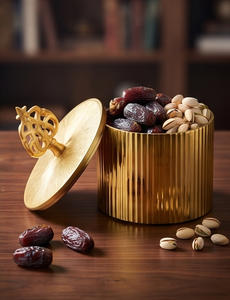 Ensemble de boîtes de rangement verticales en métal doré cannelé de luxe pour fruits secs et dates, avec couvercle à finition filigranée - Product Image 5