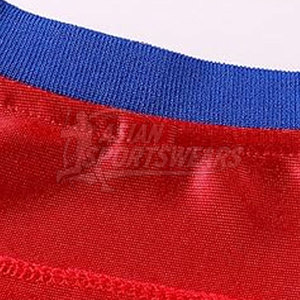 Maillot américain fabriqué en tissu respirant conçu pour garder les joueurs au frais et au sec pendant les matchs intenses - Product Image 5