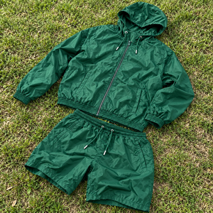 Ensemble en nylon à capuche personnalisé, veste zippée sur le devant, short à cordon de serrage, coupe décontractée, streetwear unisexe, ensemble de vêtements d'été en deux pièces - Product Image 3