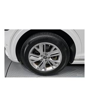 Genesis GV70 2.5T essence 2WD 2024 avec boîte de vitesses automatique, sièges en cuir, caméra arrière, 25 572 km, conduite à gauche - Product Image 5