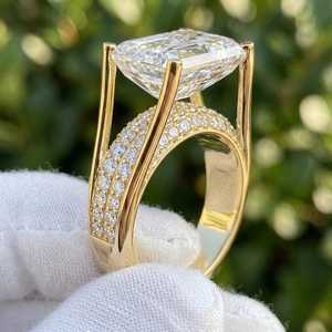 แหวนทองคำขาว 14K ประดับเพชรทรงเหลี่ยมมรกต 3 กะรัต เพชรเลี้ยงในห้องปฏิบัติการ ของขวัญสำหรับผู้หญิง เหมาะสำหรับงานแต่งงาน - Product Image 4