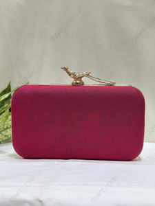 Pochette de soirée et de mariage Heritage, brodée motif Monument Marron, avec fermoir à bec, pour la vente en boutique - Product Image 6