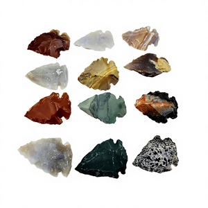 หินอาเกตอินเดียแท้ งานฝีมือหินขนาด 1 นิ้ว หัวลูกศรหินชนวนขัดด้วยมือ สไตล์มาสคอต สำหรับขาย - Product Image 1