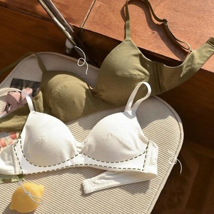 Ensembles de soutien-gorge et culottes en coton sans armatures, sexy et élégants, par des créateurs renommés - Product Image 3