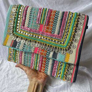 กระเป๋าคลัทช์ทรง FlapTote ประดับเหรียญหรูหรา  กระเป๋าถือสไตล์ชนเผ่าประดับลูกปัด  สำหรับผู้หญิง แฟชั่นบูติก - Product Image 1