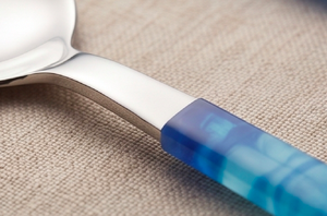 Ensemble de couverts modernes en acier inoxydable avec manche en résine bleue, cuillère et fourchette à long manche, finition miroir, pour la table et les fêtes - Product Image 2