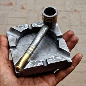 Cendrier artisanal en acier Damas à motif superposé unique, en métal, pour cigares et cigarettes, accessoire de fumeur robuste - Product Image 4