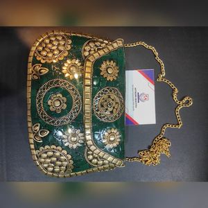 Bolso de Mano Elegante con Cadena Dorada y Mosaico Metálico, Incrustaciones de Piedras Naturales y Forro de Seda Premium para Eventos de Gala - Product Image 2